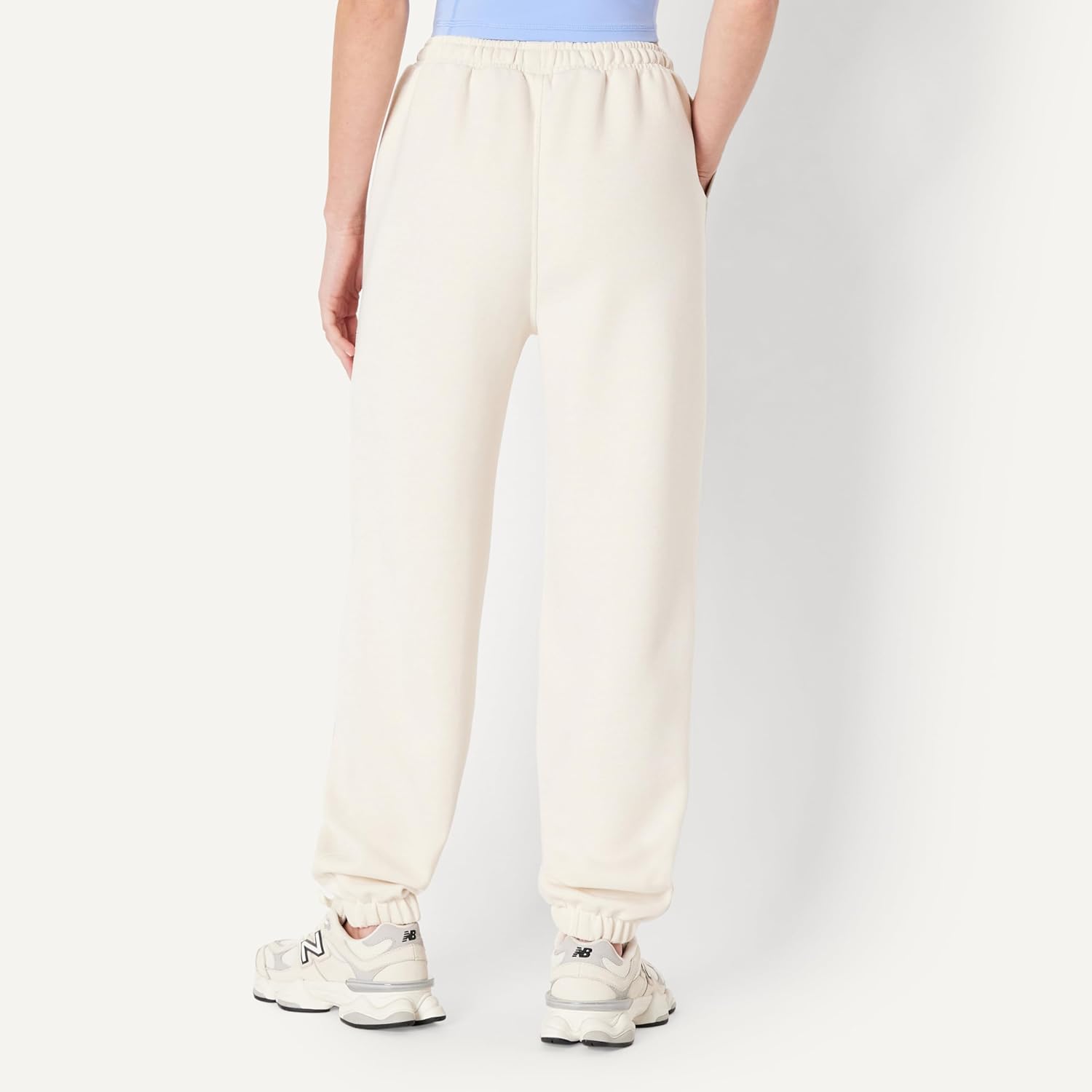 Thumbnail 2 de Amazon Essentials Women's Athletic Mid Rise Loose Fit Lounge & Gym Jogger Pants