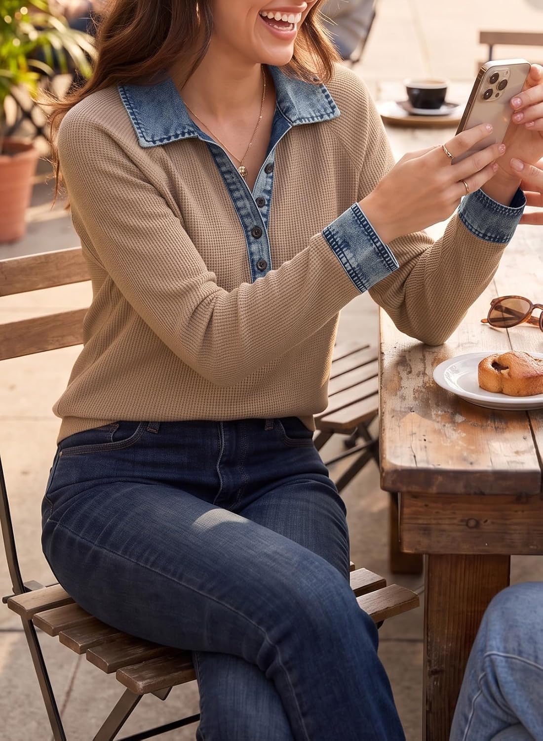 Detalle de EVALESS Waffle Denim Patchwork V-Neck Pullover Sweatshirt, Women's Long Sleeve