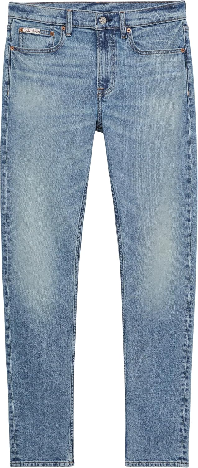 Detalle de Calvin Klein Men’s Jeans — a classic denim staple for everyday wear
