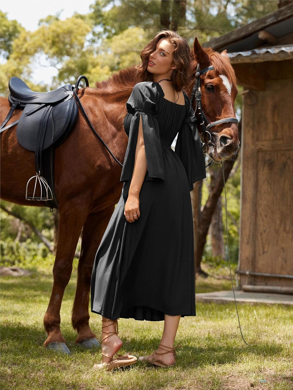 Thumbnail 3 de SCARLET DARKNESS Damen Renaissance Kleid – Schulterfrei mit Glockenärmeln, mittelalterliches Flair