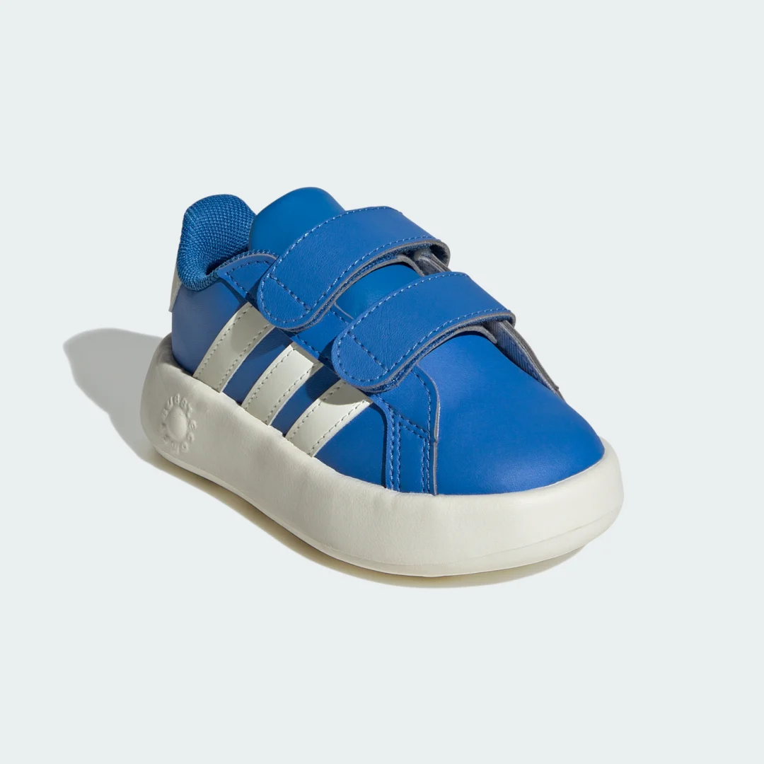 Detalle de Zapatilla Grand Court 2.0 (Bebé) de Adidas – comodidad y estilo para los más pequeños