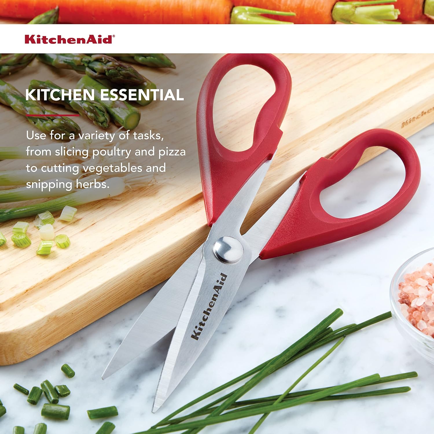 Detalle de KitchenAid KE351OHERA keukenschaar van roestvrij staal, 22 cm, rood
