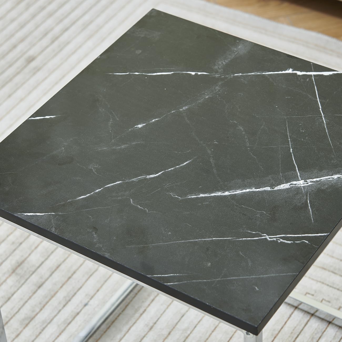 Detalle 2 de 3er Set verschachtelte Beistelltische in Marmoroptik (Schwarz) mit Metallgestell