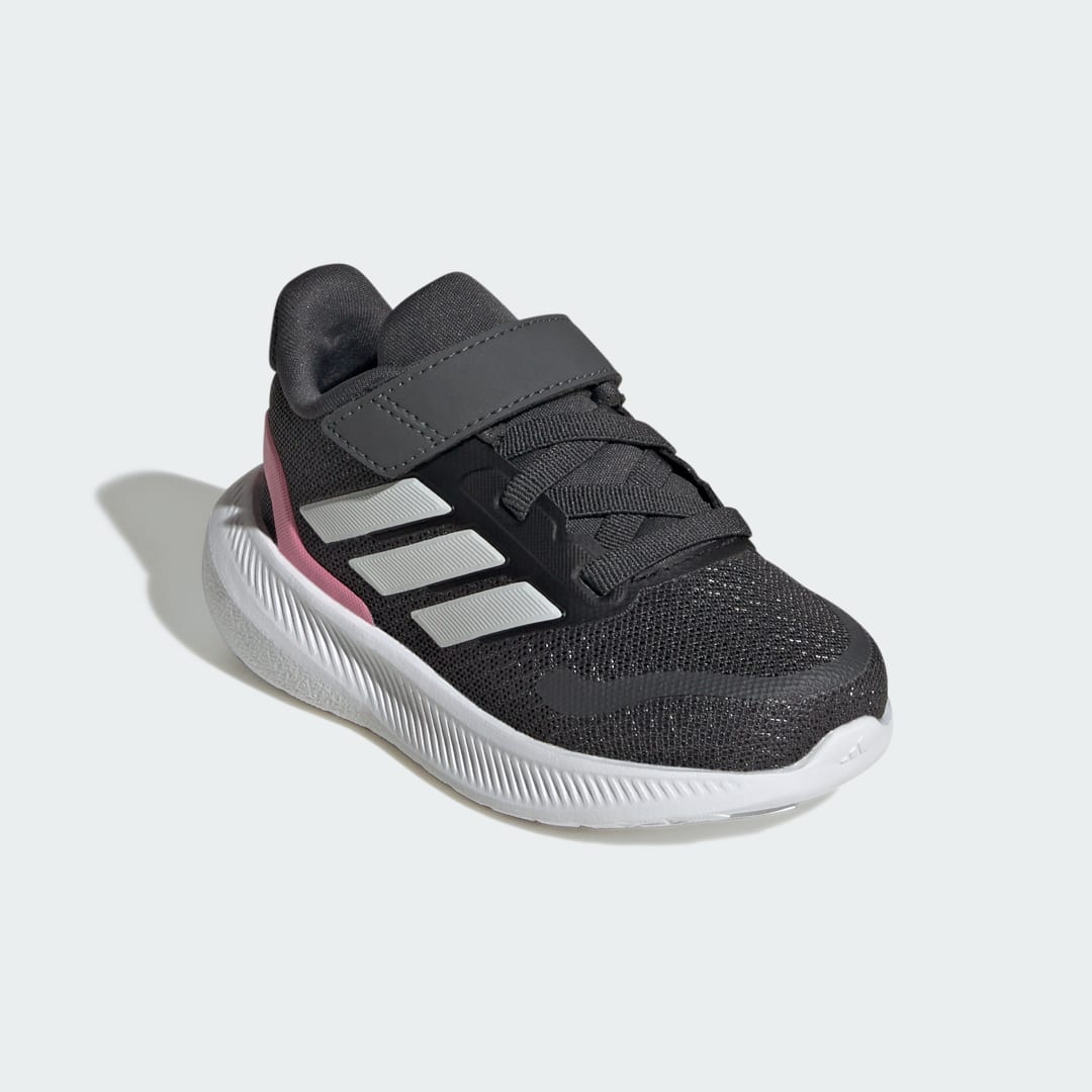 Detalle 2 de Zapatilla Runfalcon 5 Kids de Adidas: comodidad y rendimiento para pequeños runners