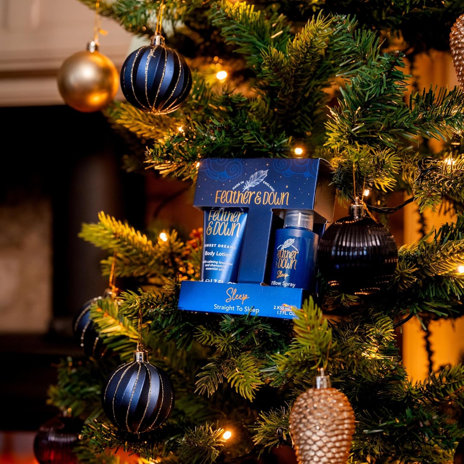 Detalle de Feather & Down Geschenkset „Straight to Sleep“ – Kopfkissenspray (50 ml) & Bodylotion (50 ml) mit Lavendel & Kamille