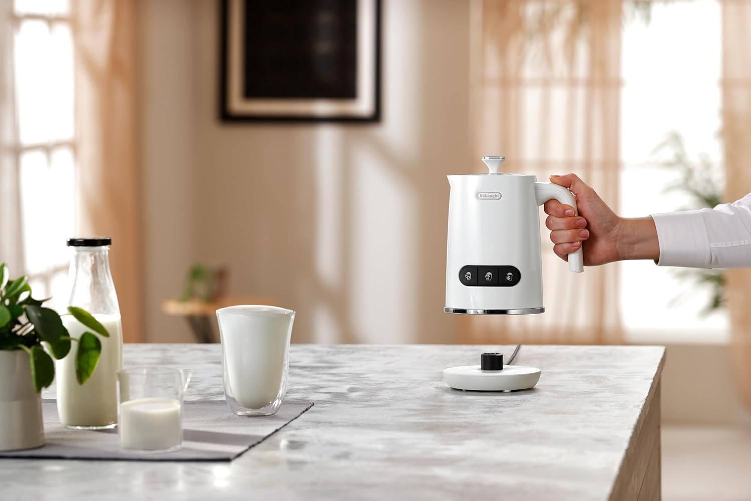 Thumbnail 4 de De'Longhi LatteMix EMF3.W montalatte automatico per latte e alternative vegetali, 250 ml, bianco