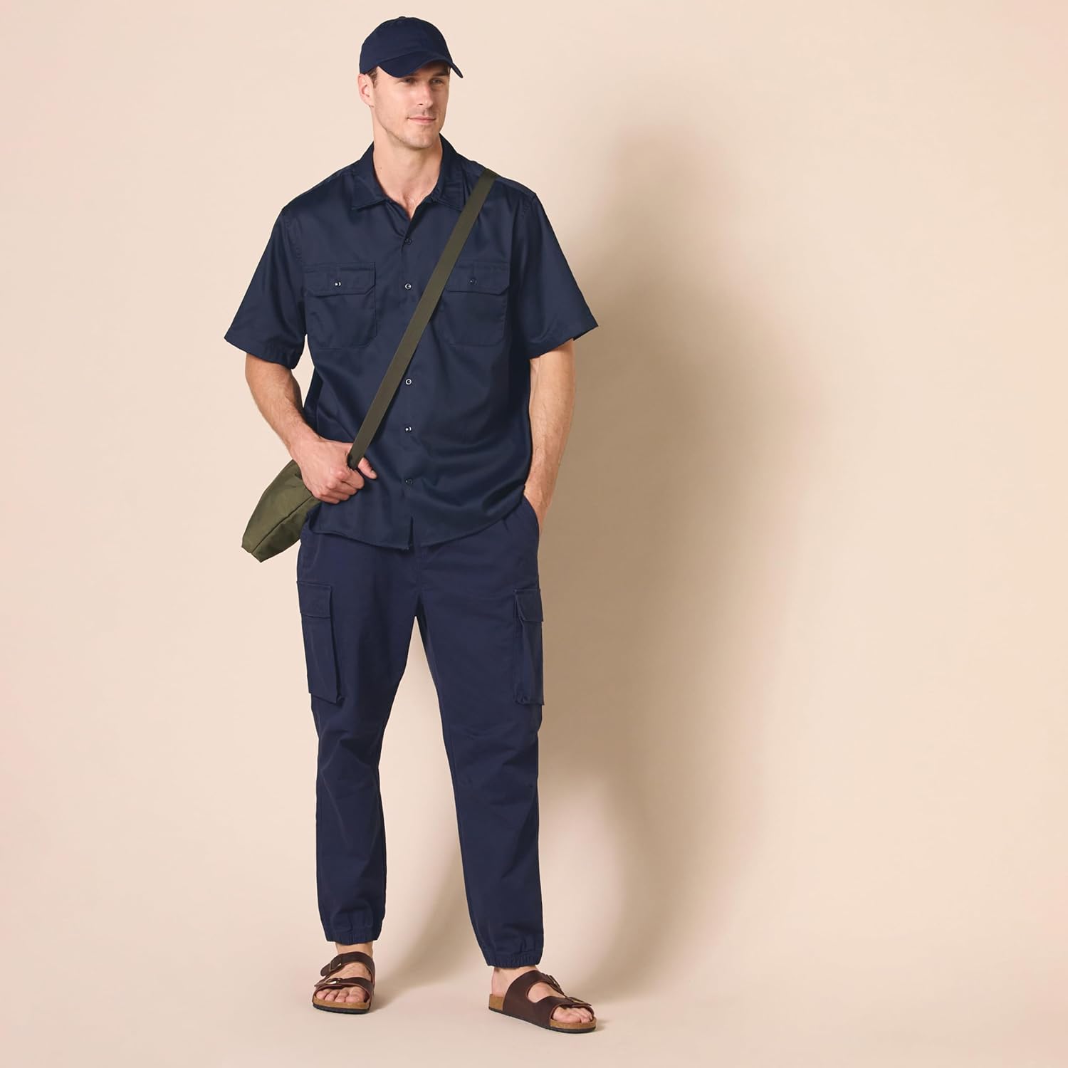 Thumbnail 6 de Amazon Essentials Stain and Wrinkle-Resistant Work Shirt