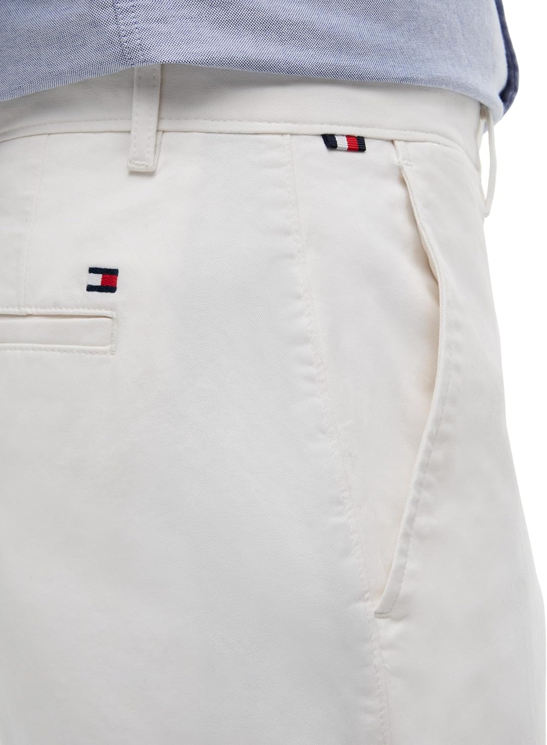 Detalle de Tommy Hilfiger Herren Chino – zeitlose, bequeme Alltagshose aus regenerativer Baumwolle