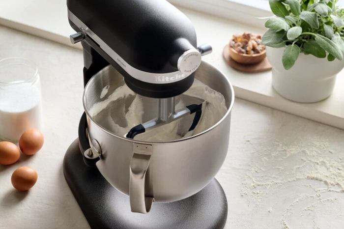Detalle 2 de KitchenAid Artisan Bowl‑Lift 5KSM70SHXEBK 🍽