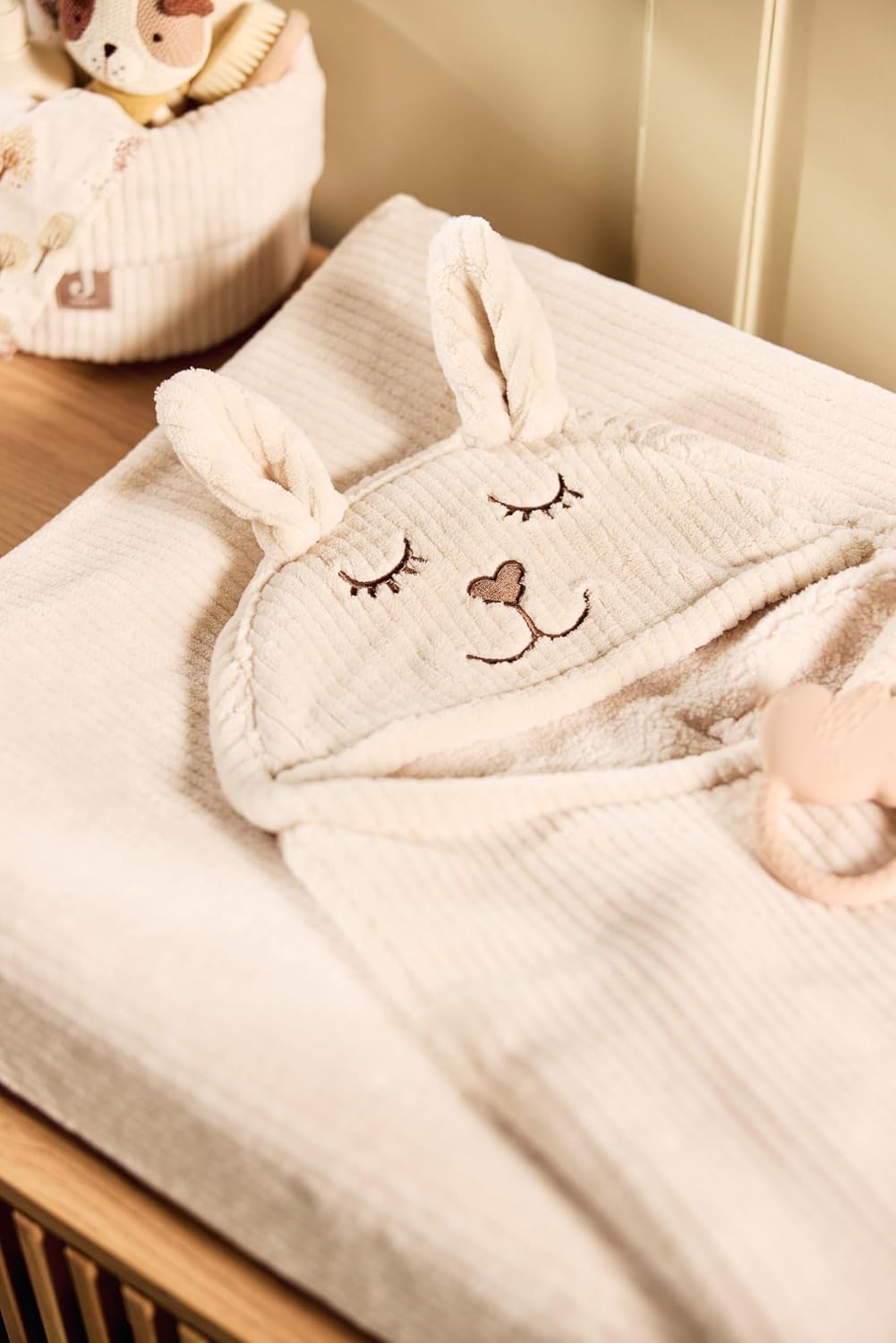 Thumbnail 6 de Jollein Einschlagdecke Baby Bunny Cloudy Rib – Oatmeal mit Kapuze & Klettverschluss