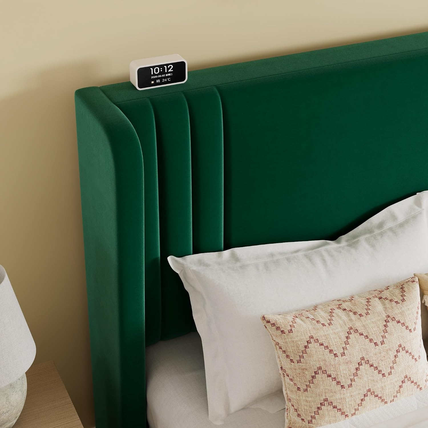 Detalle 2 de SHA CERLIN Upholstered Bed Frame, Full