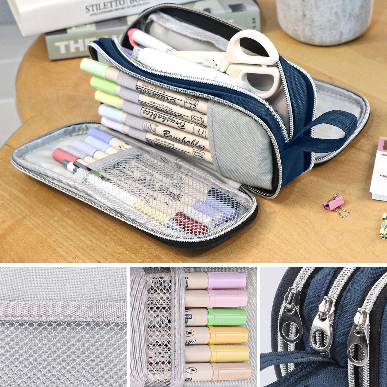 Detalle 1 de COLOCASTLE C5BCY001-2 etui met 3 vakken, blauwe strepen en ruimte voor 50 pennen