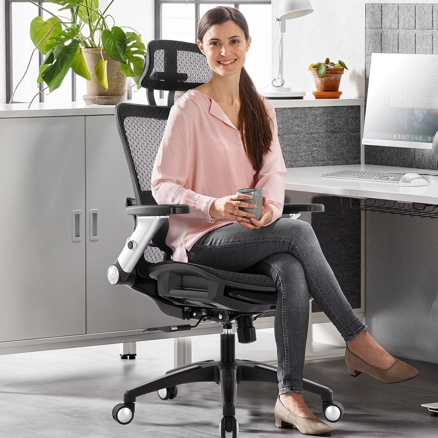 Detalle 2 de COLAMY Ergonomic Mesh Office Chair with Footrest (High Back + Headrest), 4D Flip-up Arms, Lumbar Support and Tilt Lock – Black