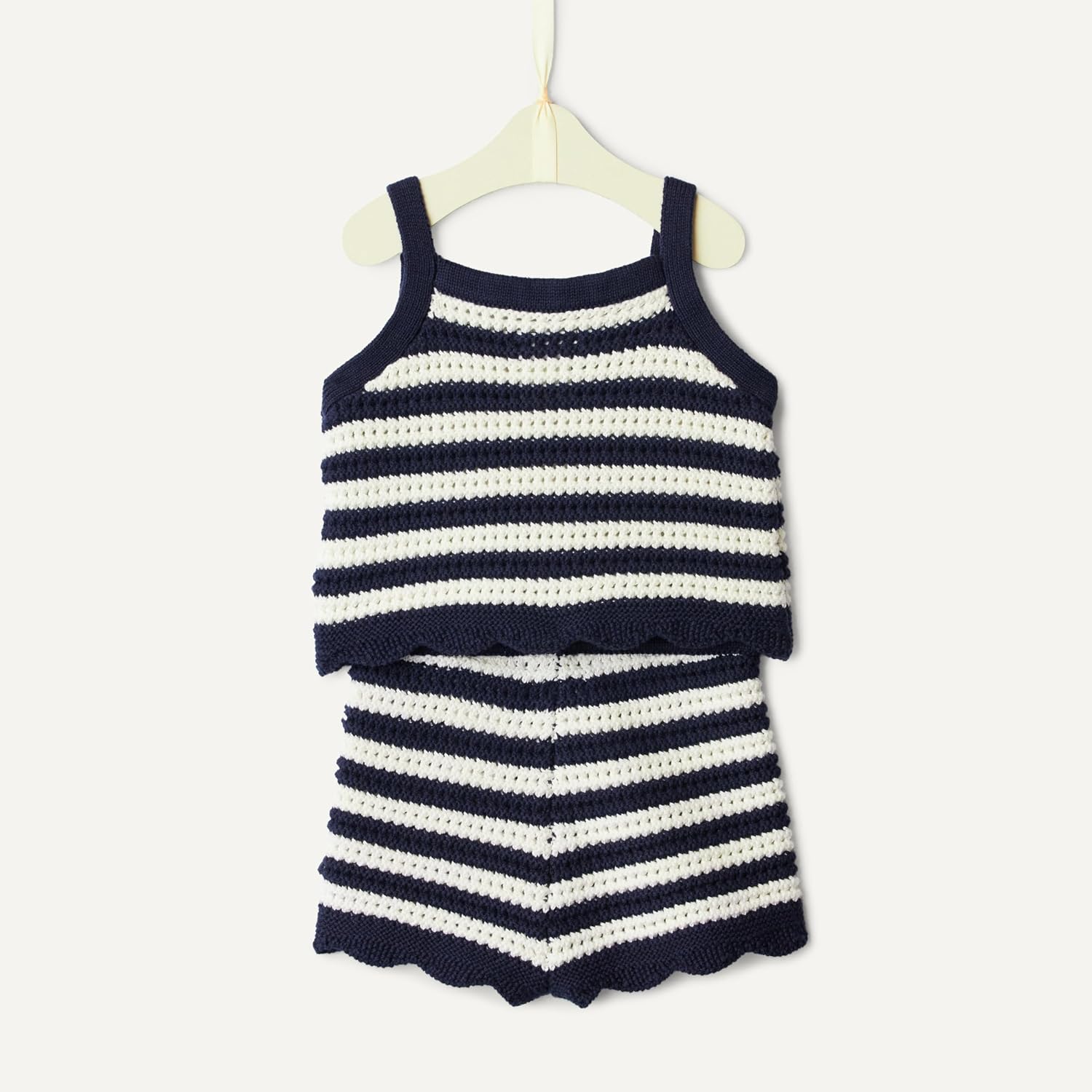 Detalle 2 de Amazon Essentials x Sofia Grainge Mummy & Me Cotton Crochet Jumpers & Tank Sets