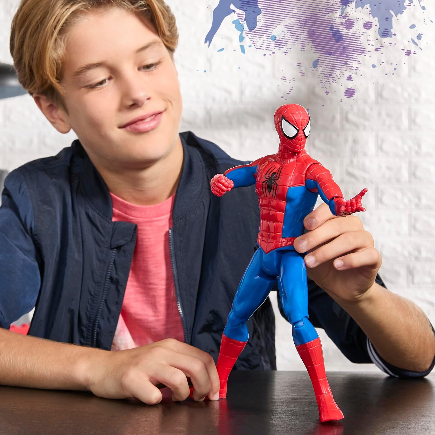 Thumbnail 2 de Marvel Spider-Man Titan Series Action Figure, 30-cm (12 inch)
