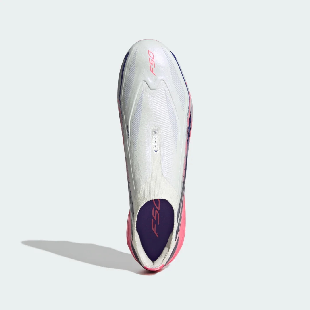 Detalle de Bota de fútbol sin cordones F50 Hyperfast Pro – césped natural seco (Blanco) | Adidas
