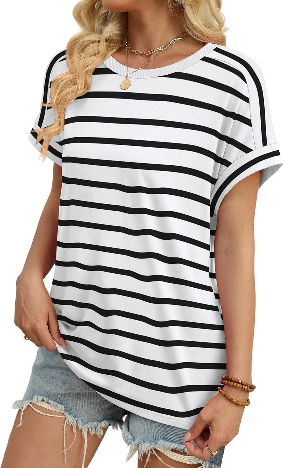Detalle de WIHOLL Women’s Short Sleeve Crewneck Tops (95% Polyester / 5% Spandex)