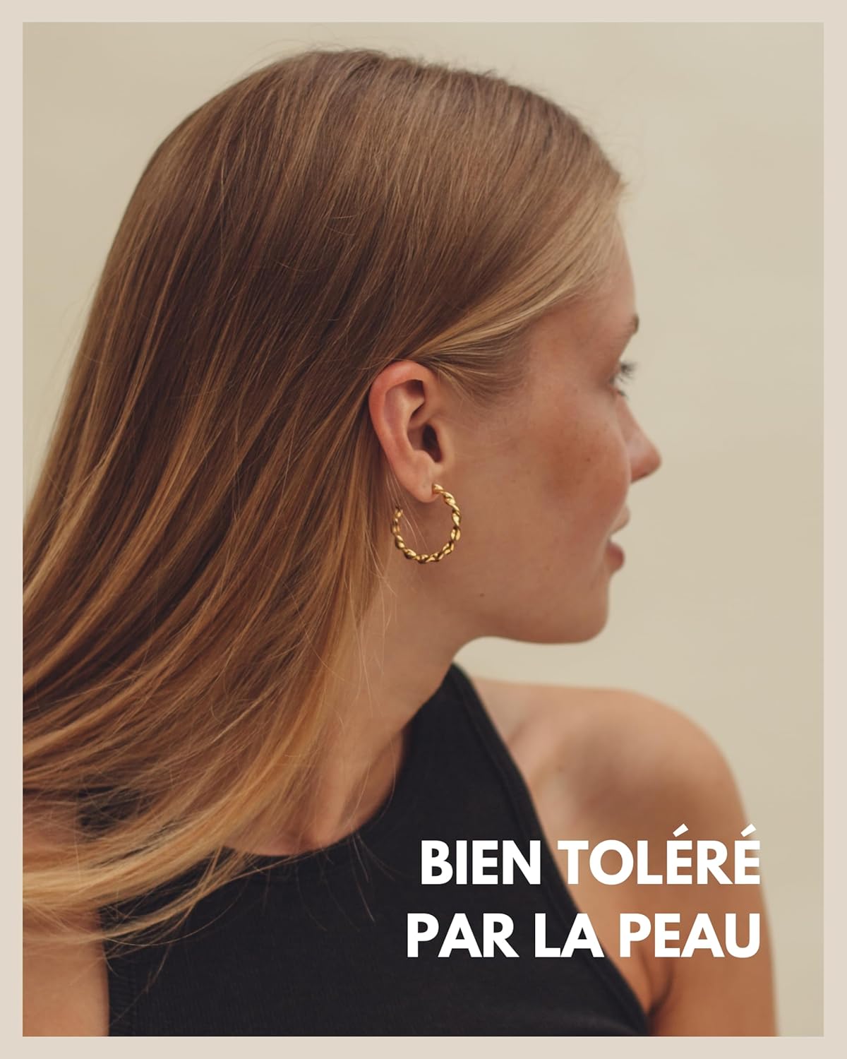 Detalle 2 de GD GOOD.designs EST. 2015 Créoles torsadées en or pour femmes – Twisted Hoop en acier inoxydable 18K – 20mm ou 28mm