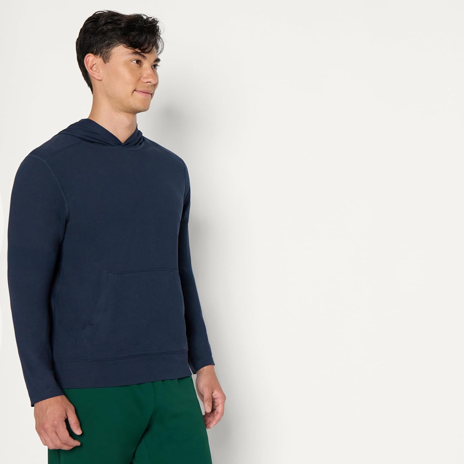 Thumbnail 1 de Amazon Essentials Men’s Athletic Soft Performance Lightweight Gym Hoodie Sweatshirt