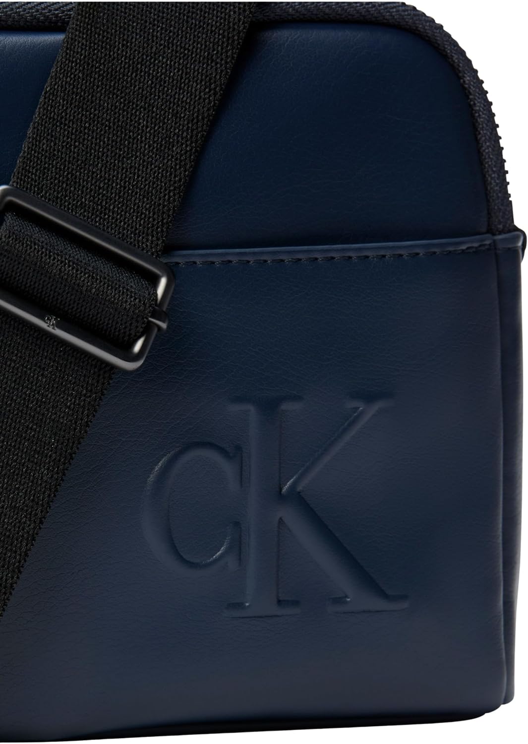 Detalle de Crossover von Calvin Klein – Originalprodukt, authentisch und aktuell