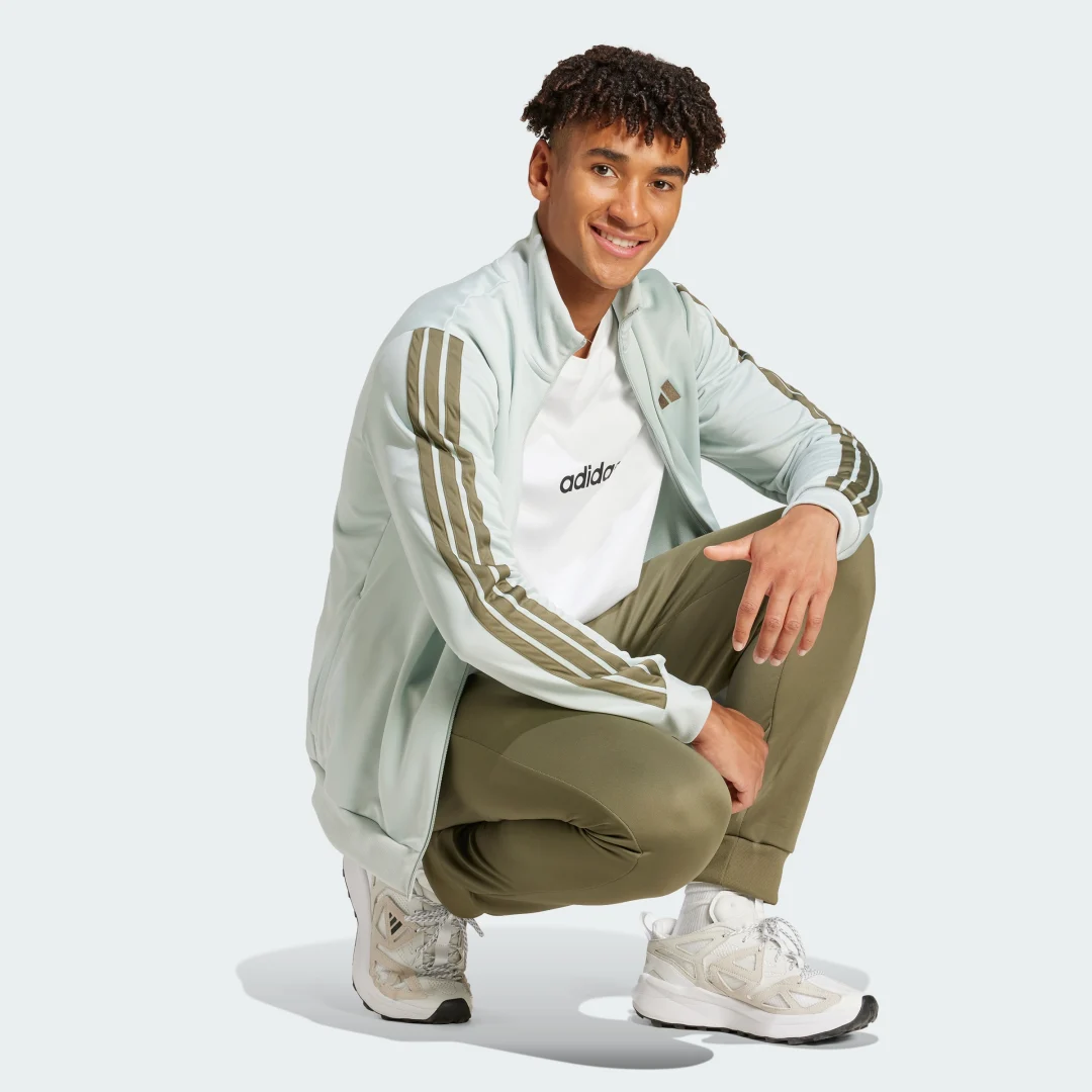 Detalle de CHÁNDAL DE FELPA 3 BANDAS de Adidas – Gris