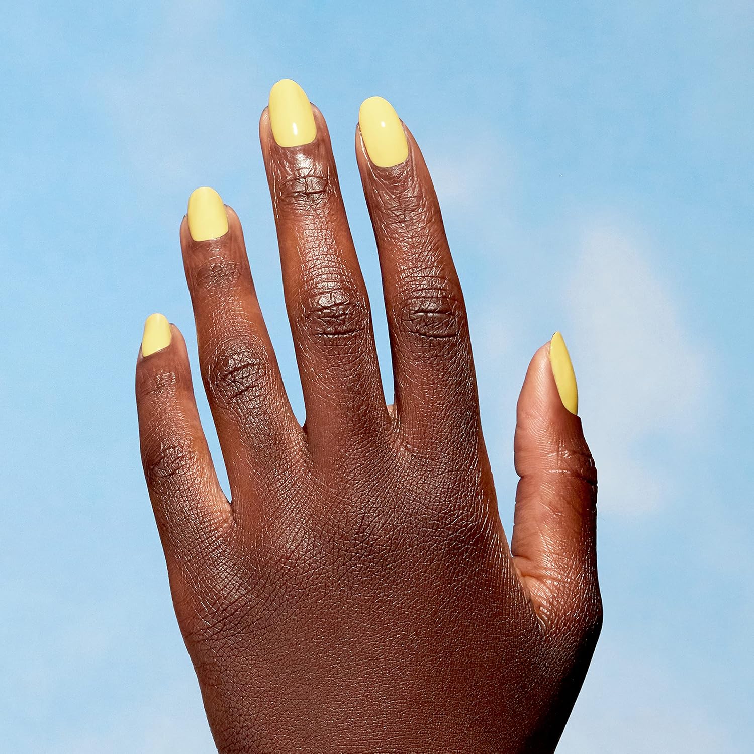 Detalle 2 de OPI Nature Strong Nail Polish (Orange & Yellow) | Quick Dry Vegan, Long-Lasting 15ml