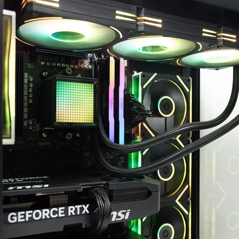 Detalle de PcCom Imperial Ryzen 7 9800X3D: rendimiento alto con 32 GB y RTX 5070 V2