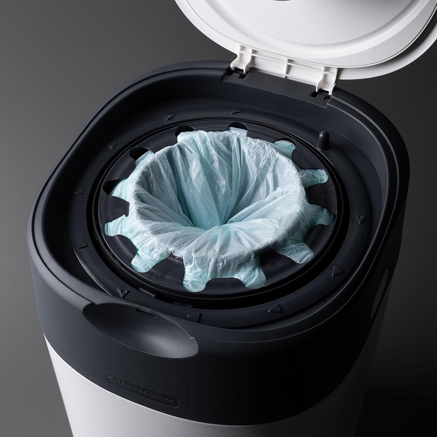 Thumbnail 6 de Tommee Tippee Twist and Click nappy bin with 1 refill