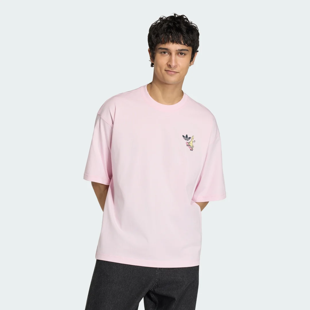 Detalle de Camiseta estampada Adidas Chess Graphic – Rosa