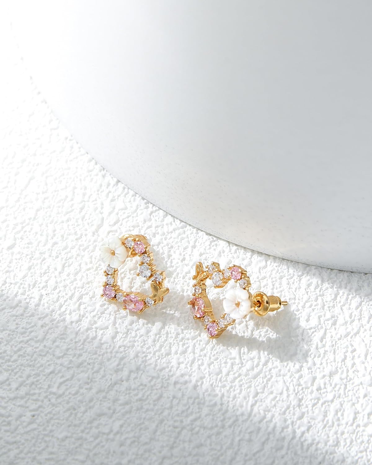 Thumbnail 5 de Mesovor Gold Ohrstecker Damen – 18 Karat vergoldet mit Schmetterling/Blumen-Design