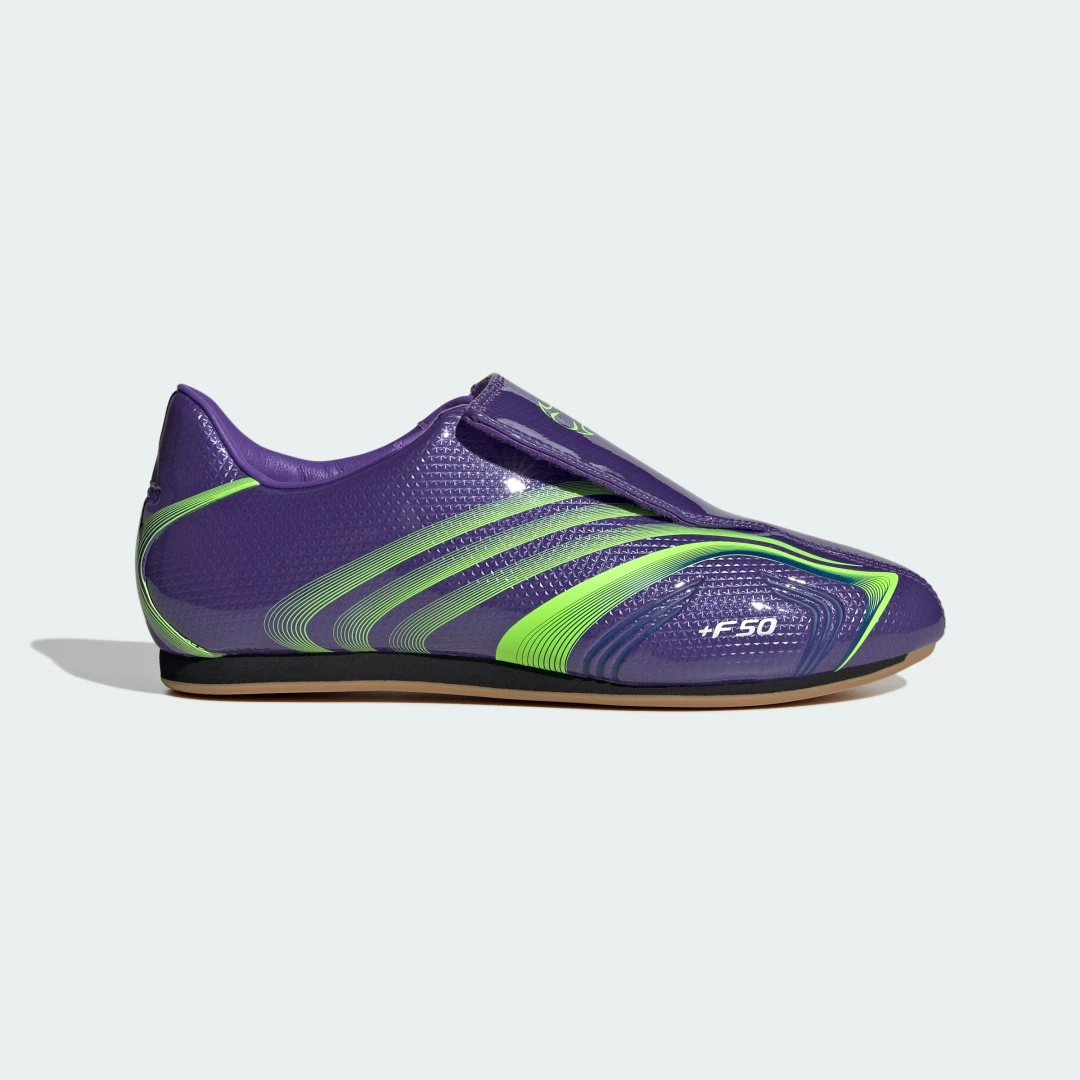 Detalle de Zapatilla Taekwondo F50 de Adidas – color violeta