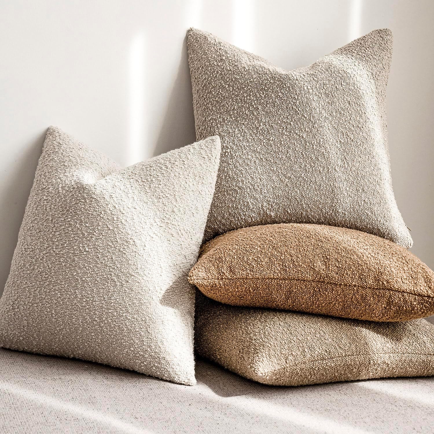 Detalle 2 de Foindtower 2-Pack Boucle Pillow Covers in Ivory Beige, 24 x 24 Inches