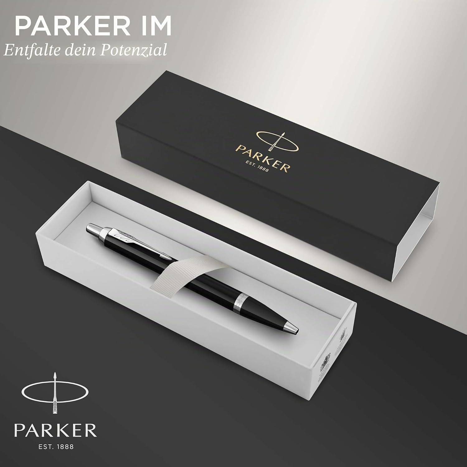 Detalle de Parker IM Kugelschreiber in Schwarz mit Chromteilen, mittlere Spitze und blauer Mine – in Geschenkbox