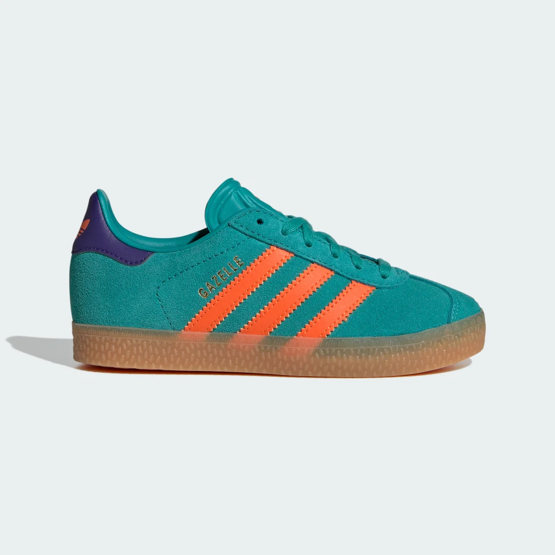 Detalle de Zapatilla Gazelle de Adidas en verde: una opción urbana y versátil