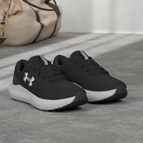Detalle de Under Armour Uomo UA Charged Surge 4: Scarpe running in mesh, comfort e reattività