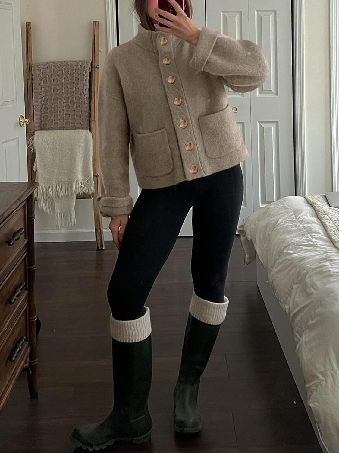 Detalle 2 de Cicy Bell Chunky Knit Cardigan Sweater with Pockets