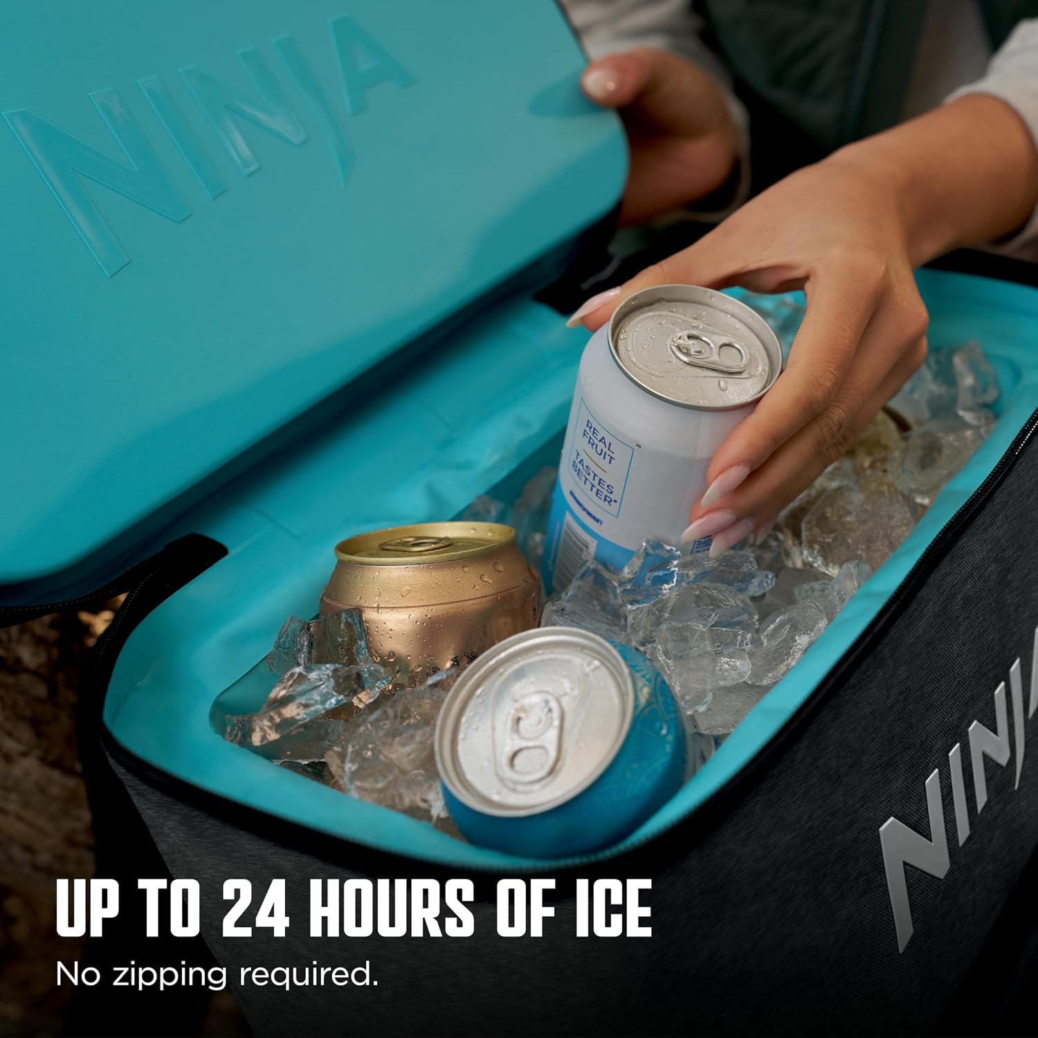 Detalle de Ninja FrostVault Go Can Soft Cooler (24/36 Can) with Leak-Proof Zipper, Cup Holder, 2 Ice Packs, Dry Drawer