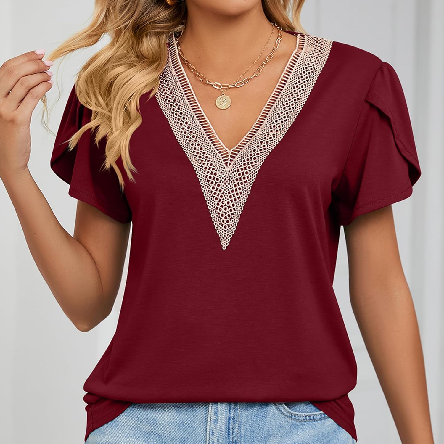 Detalle de Famulily Women's Lace Trim V Neck T-Shirts: Short Petal Sleeve Top for Summer