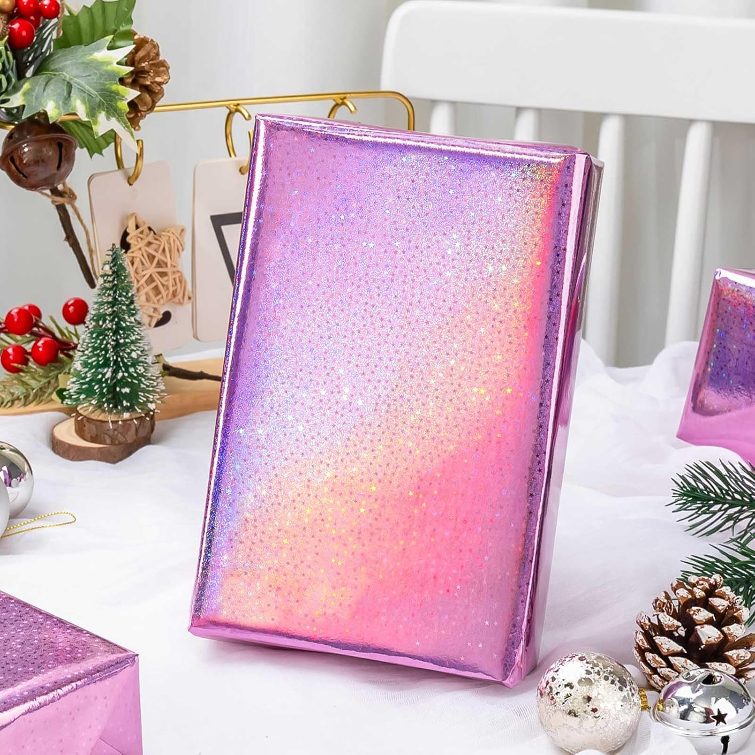 Thumbnail 2 de Wikadlik Pink Wrapping Paper with Holographic Stars