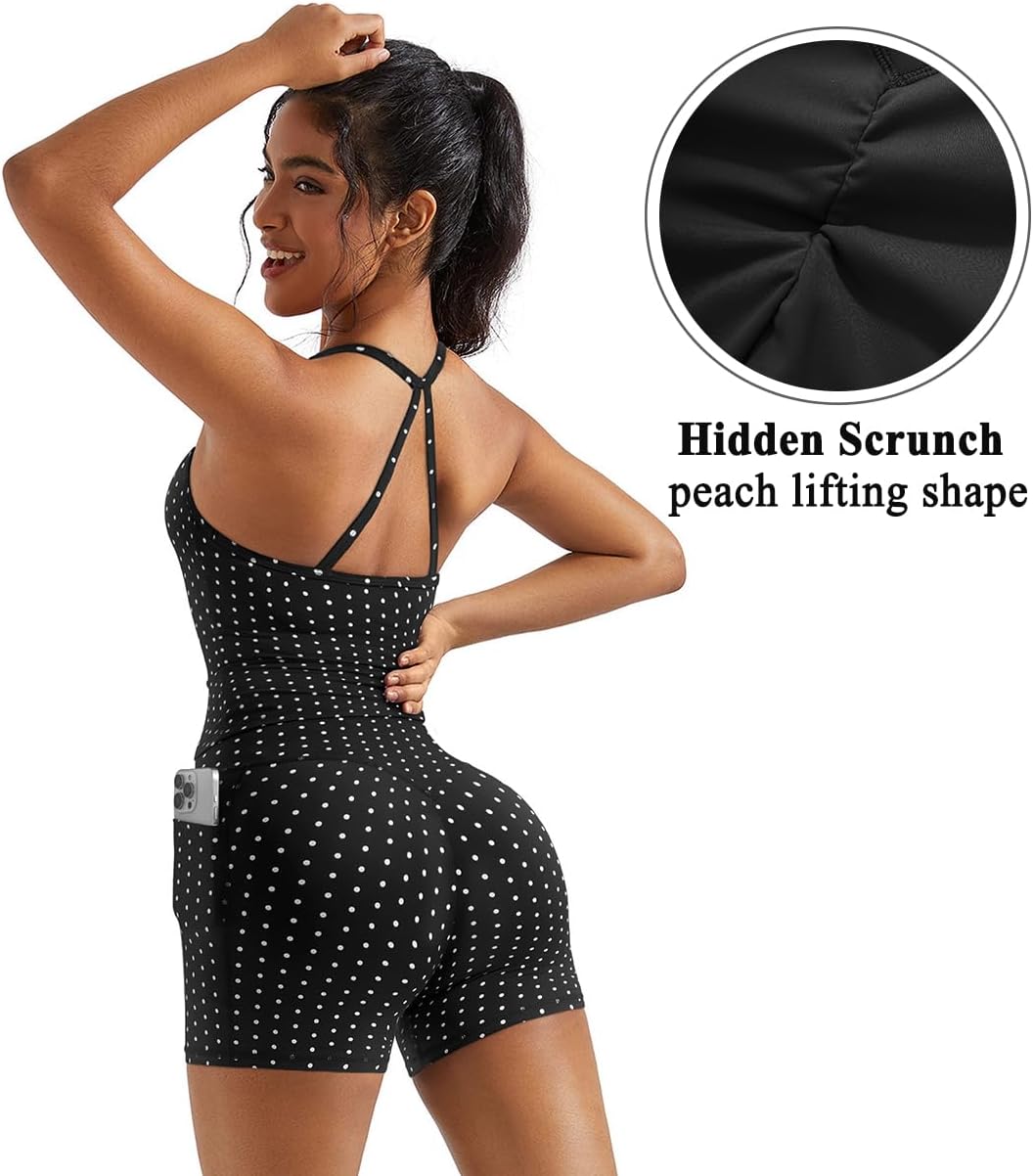 Detalle 2 de OMKAGI 2 Piece Workout Set for Women: Padded Sports Bra Tank + Scrunch Shorts with Pockets