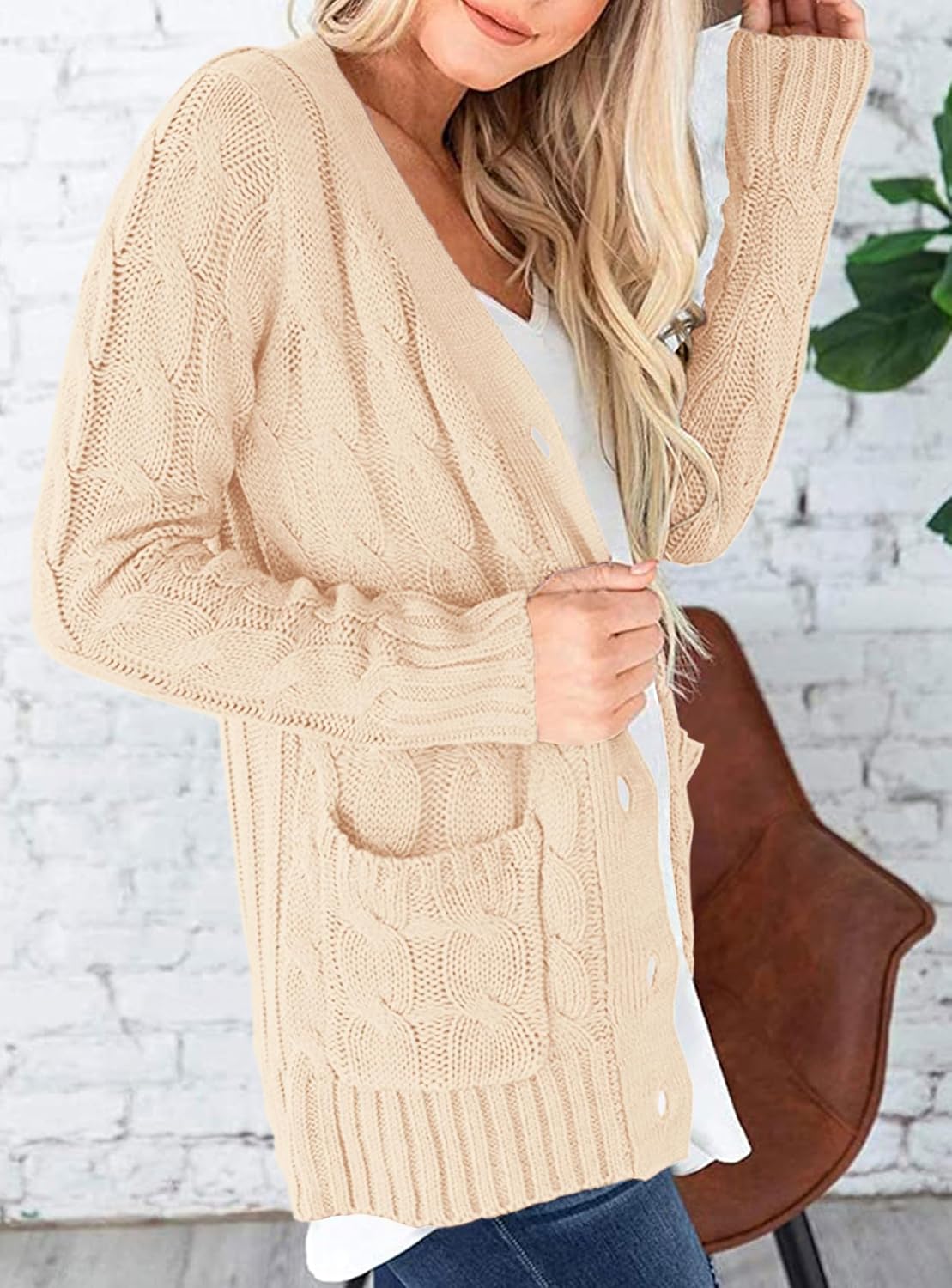 Detalle de PRETTYGARDEN Women's Chunky Cable-Knit Cardigan with Buttons and Pockets