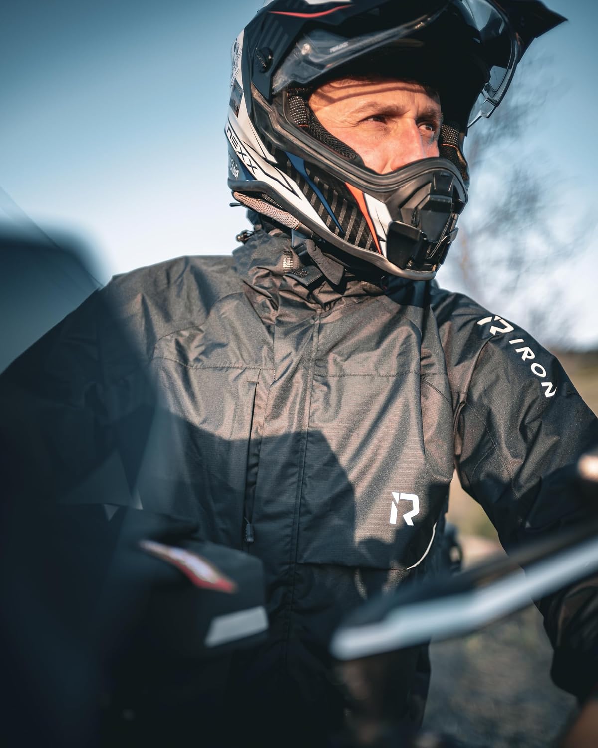 Detalle 2 de RIDEIRON Tuta antipioggia moto uomo impermeabile 10.000 mm, traspirante e riflettente