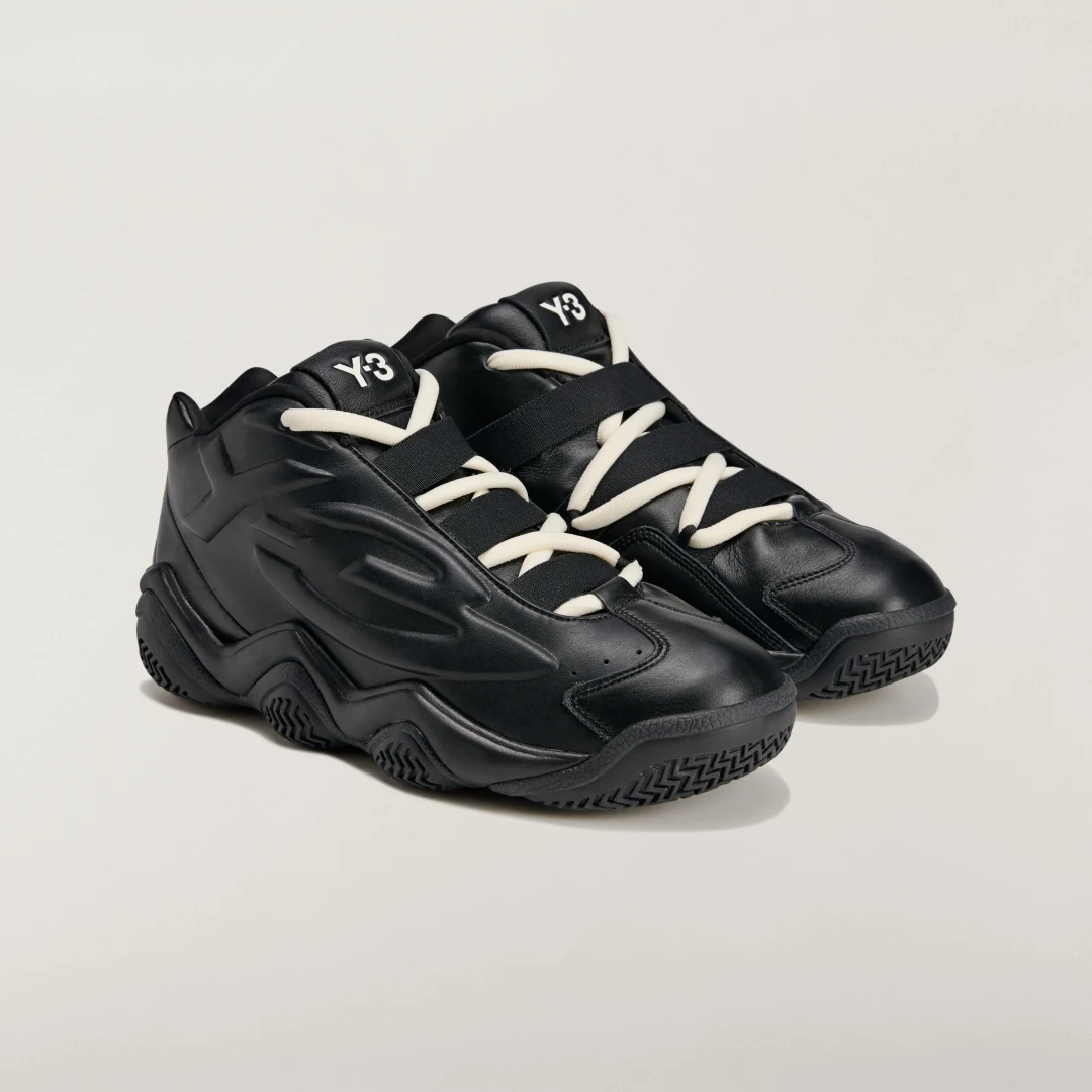 Detalle 2 de Zapatilla Y-3 MEGABALL de Adidas: estilo y presencia premium en negro