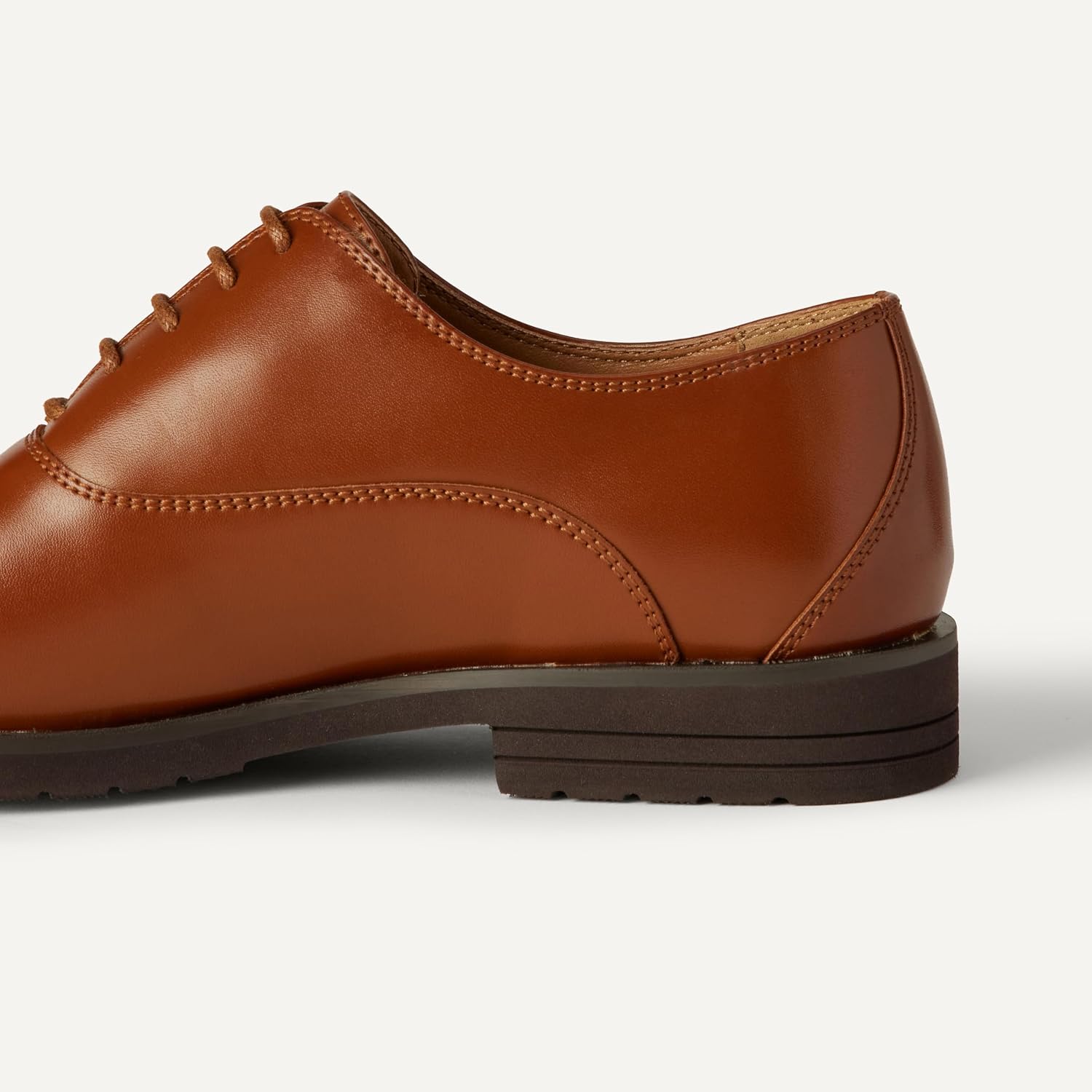 Detalle 2 de Amazon Essentials Oxford-Herrenschuhe – Abendformell 👞
