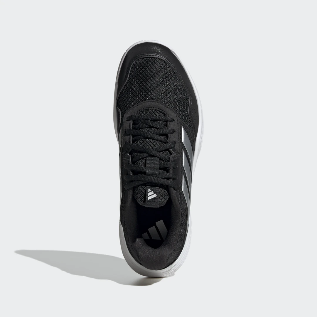 Detalle 2 de Adidas GameCourt 3: Zapatilla de tenis para todas las pistas (negro)
