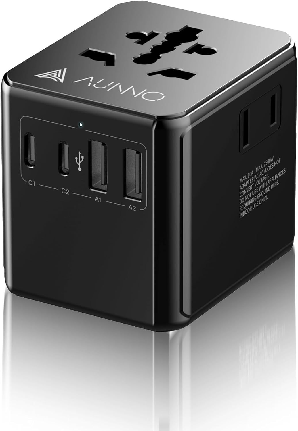 Detalle de AUNNO Universal Travel Adapter with 2 USB-C, 2 USB Ports and UK/EU/US/AU Sockets