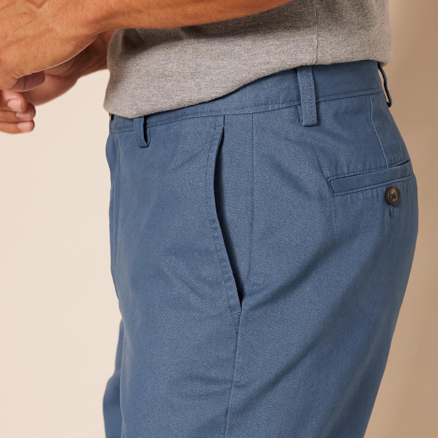 Thumbnail 2 de Amazon Essentials Men’s Slim-Fit 9" (23cm) Chino Shorts