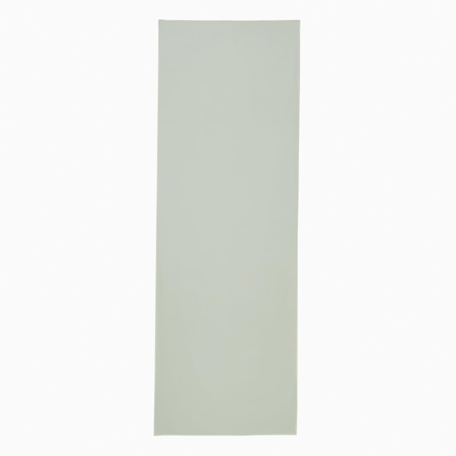 Detalle 2 de Amazon Basics Camping and Hiking Microfiber Towel, 72" x 24", Fog Green