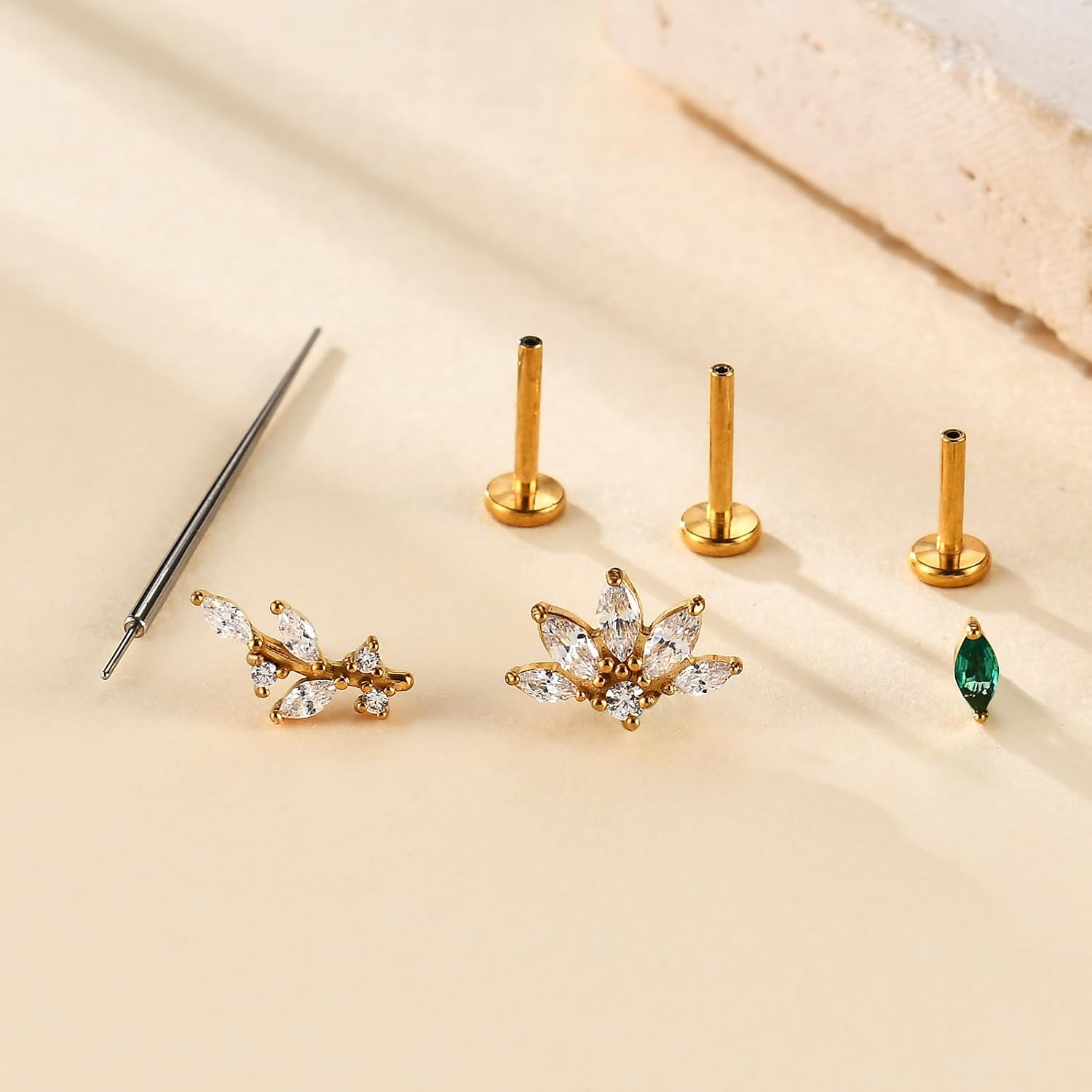 Detalle de TBVZTLY Cartilage Piercing Jewelry in Titanium