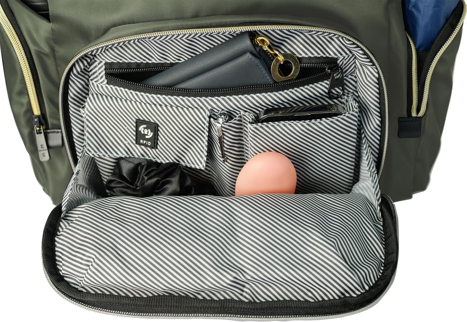 Detalle 2 de Kenneth Cole REACTION Madison Square Lightweight Hardside Chevron Expandable Spinner Luggage Olive 2-Piece (20" Carry On + Sophie Backpack)